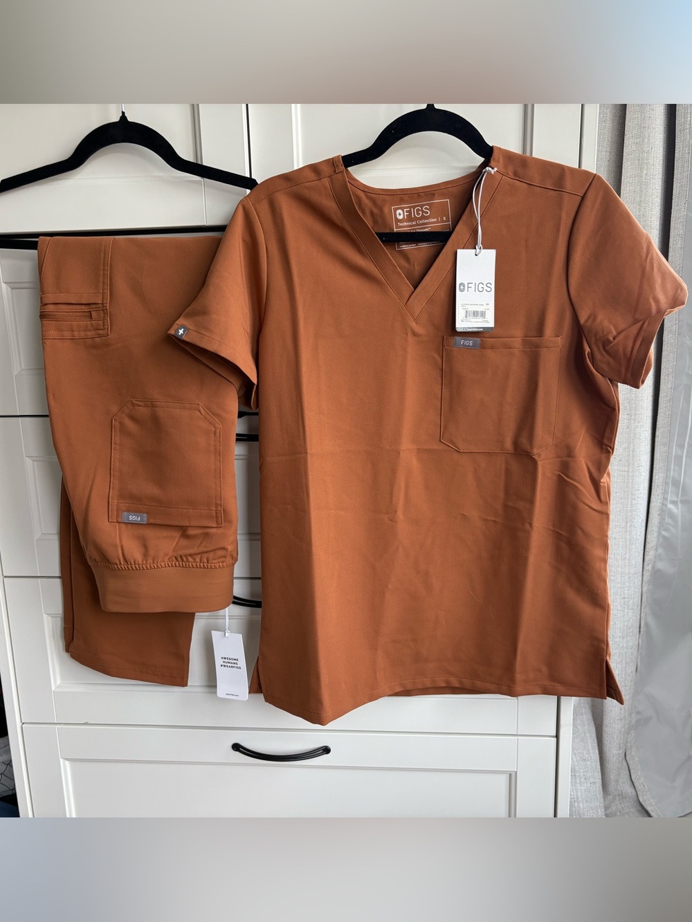 Figs Scrub Set in Color “Mocha”